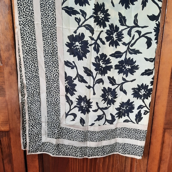 Adrienne Vittadini Silk Square Scarf Tan Cream Black Floral Pattern Semi-sheer - Picture 6 of 10